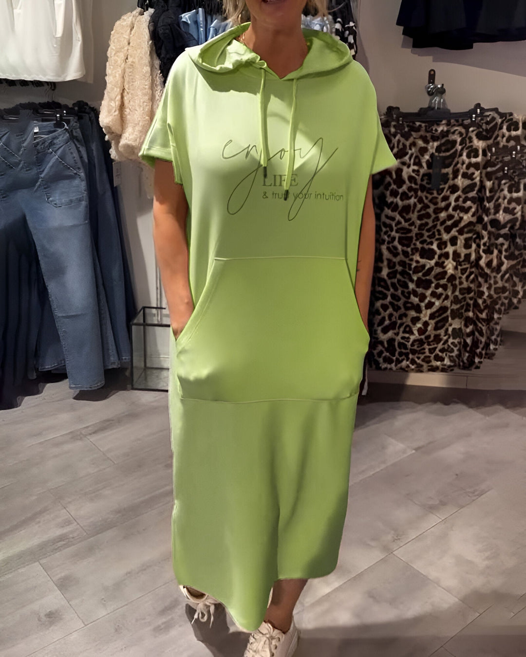 Saskia | Robe décontractée avec capuche