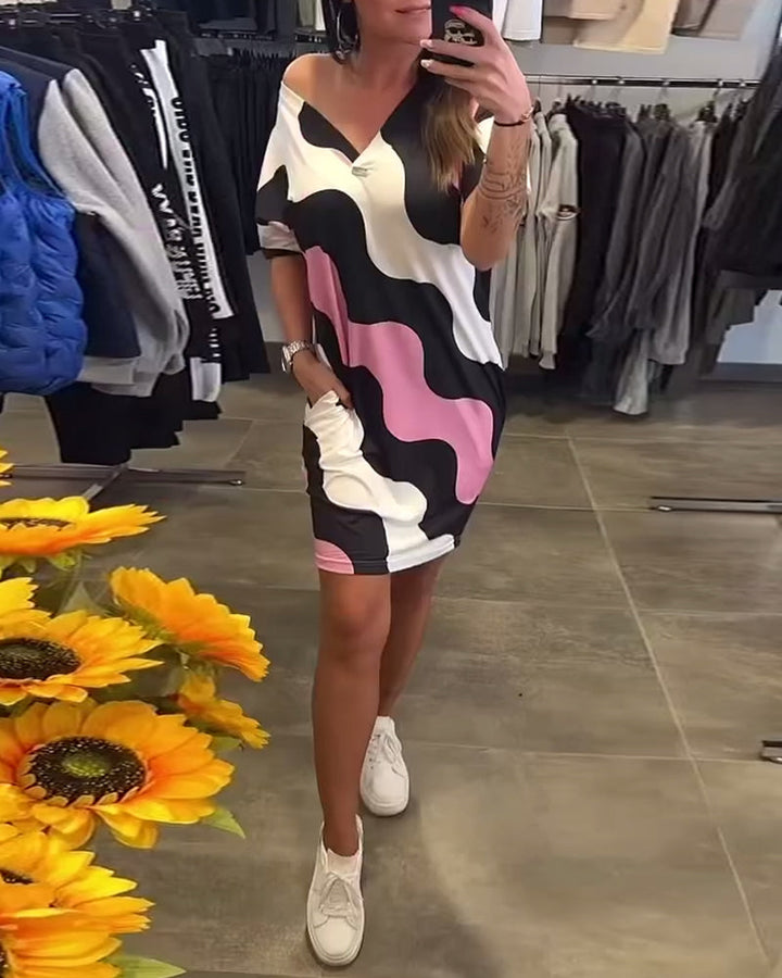 Karina | Robe avec imprimé vagues et décolleté en V