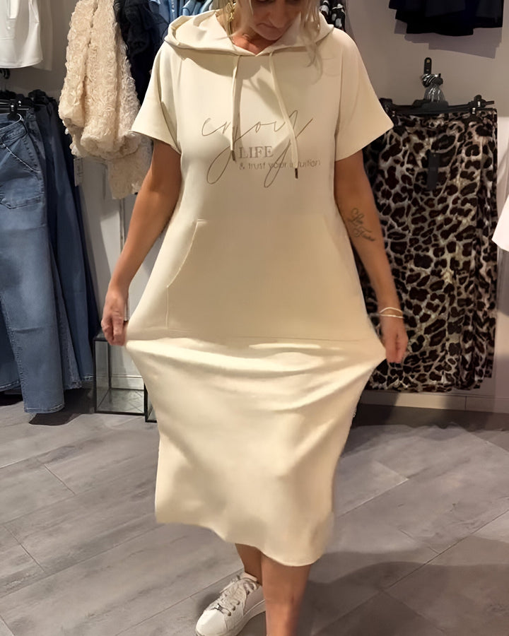 Saskia | Robe décontractée avec capuche