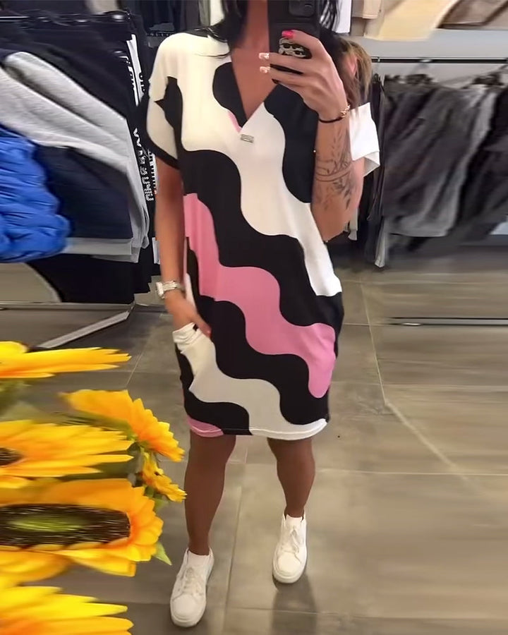 Karina | Robe avec imprimé vagues et décolleté en V