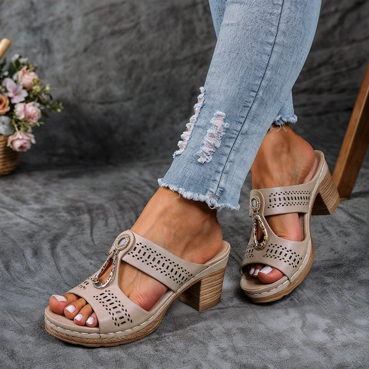 Joan – Sandales Orthopédiques Élégantes avec Talon Décoratif et Confort Maximal