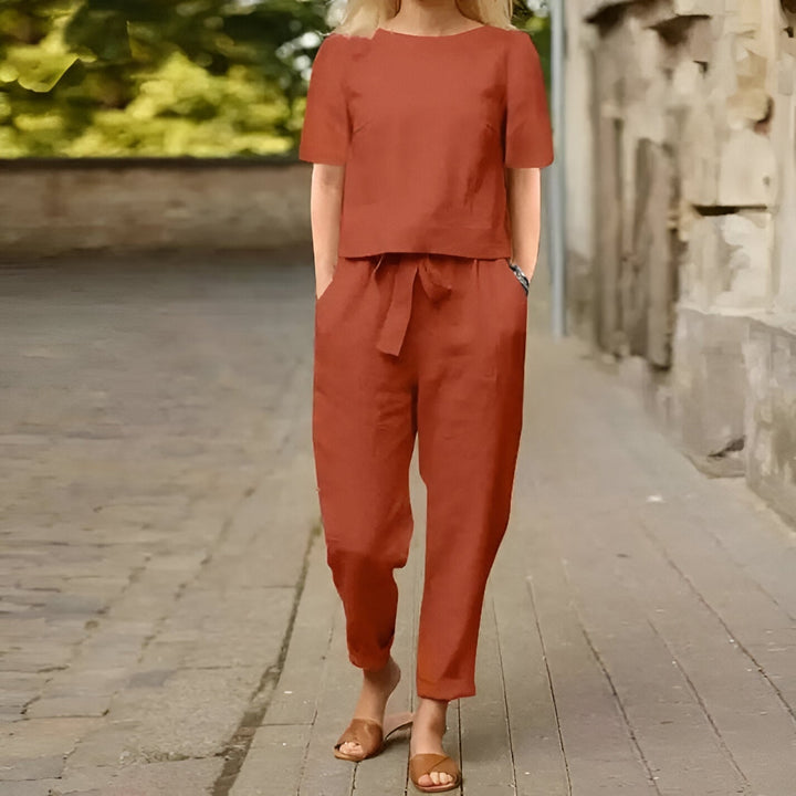 Novera – Ensemble Féminin avec Classe