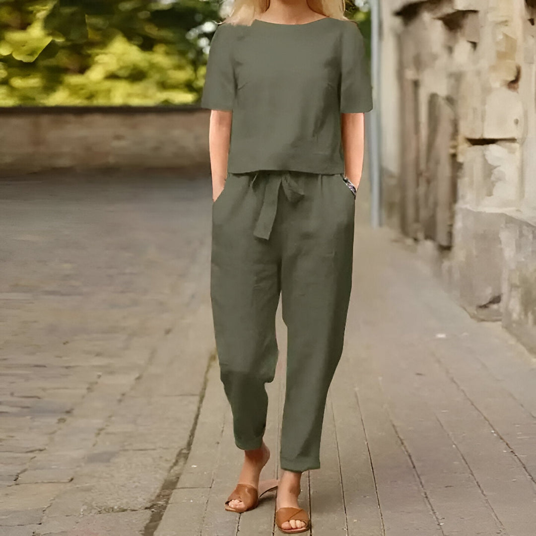 Novera – Ensemble Féminin avec Classe