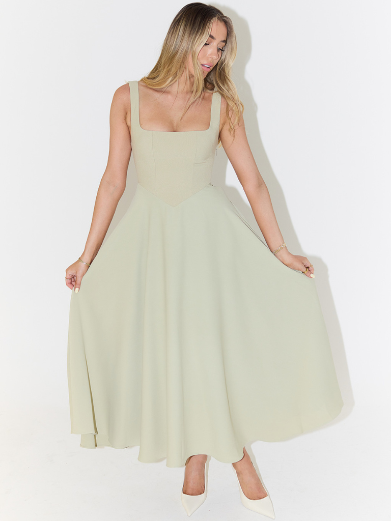 Helena | Robe longue avec décolleté carré
