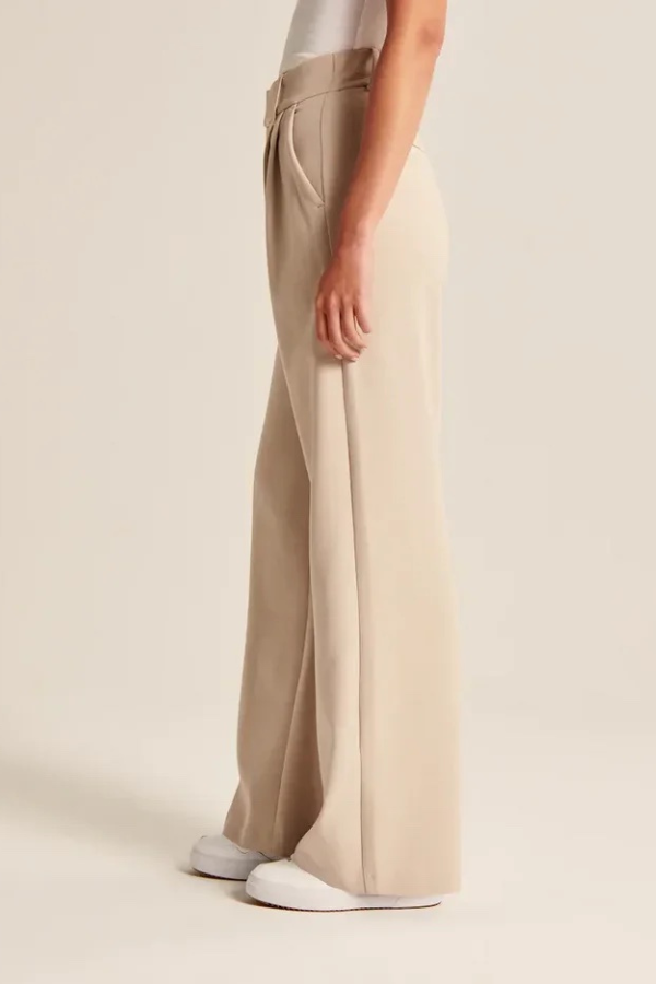 Paulina | Pantalon à jambes larges et plis – élégance à chaque pas
