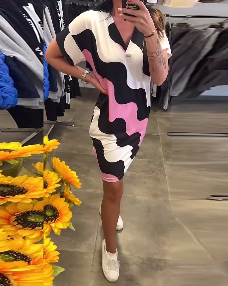 Karina | Robe avec imprimé vagues et décolleté en V