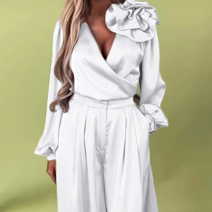 Witoria | Ensemble élégant en satin – chemise croisée à manches longues et pantalon large