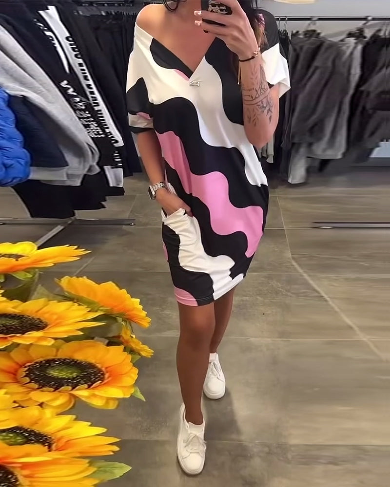 Karina | Robe avec imprimé vagues et décolleté en V