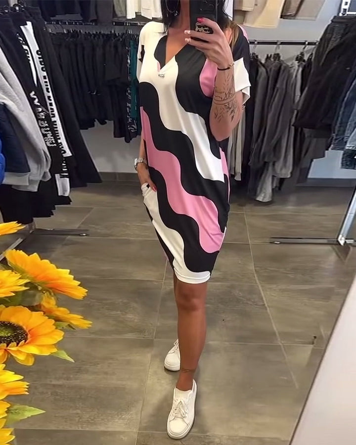 Karina | Robe avec imprimé vagues et décolleté en V