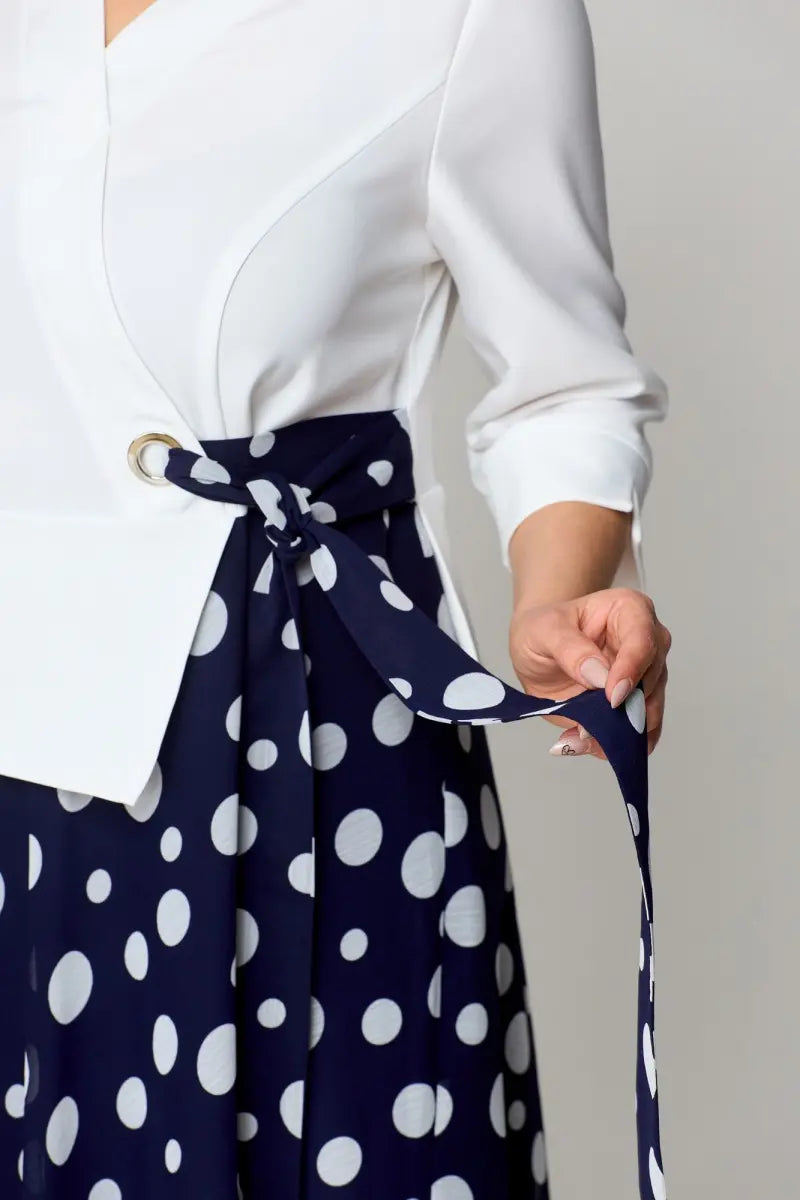 Jagienka | ensemble féminin au charme intemporel pour toutes les courbes