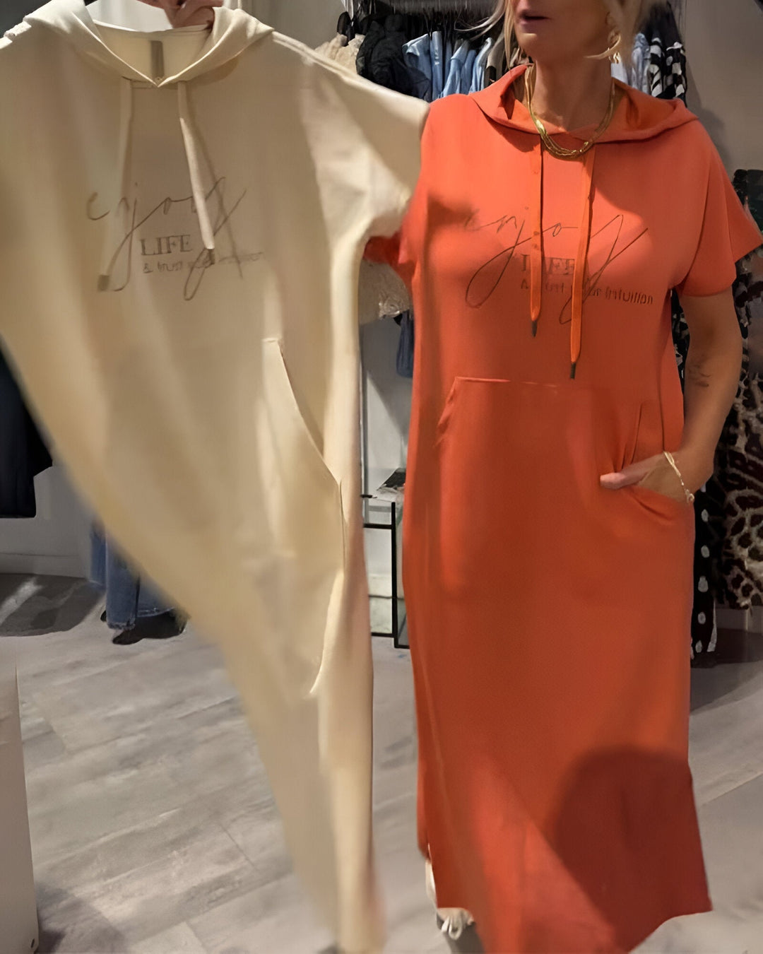 Saskia | Robe décontractée avec capuche
