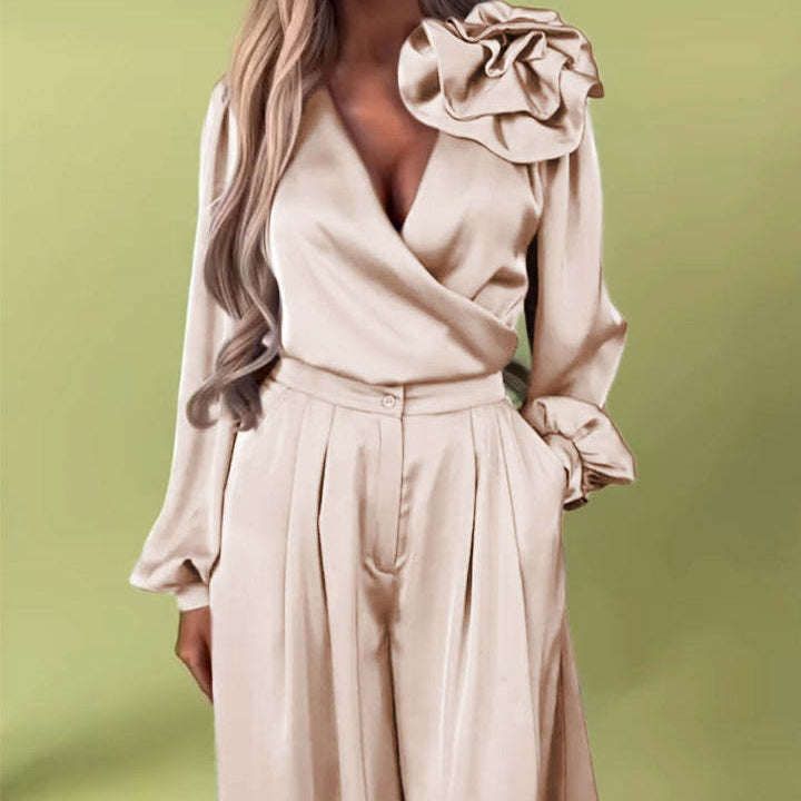Witoria | Ensemble élégant en satin – chemise croisée à manches longues et pantalon large