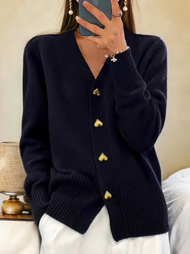 Katarzyna | Cardigan avec des boutons en forme de cœur